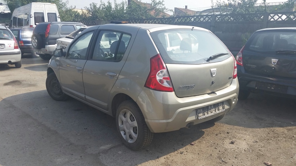 Geam lateral - Dacia Sandeo 1.4 i an 2008