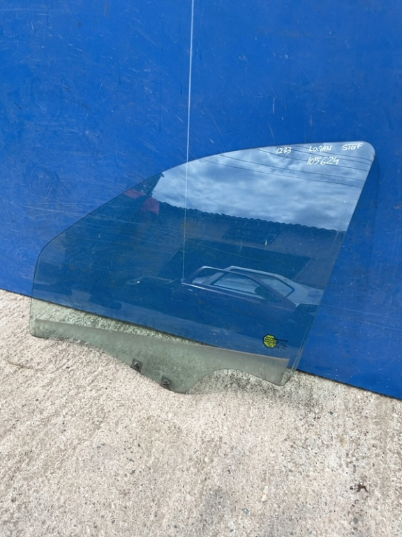 Geam lateral - Parte montare: Stânga față, Varianta: Sedan - Dacia Logan 1 generation [2004 - 2008] Sedan 1.4 MT (75 hp)