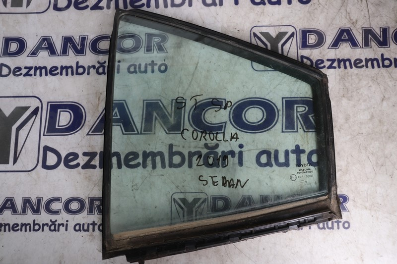 GEAM MIC STANGA SPATE TOYOTA COROLLA AN 2019 SEDAN