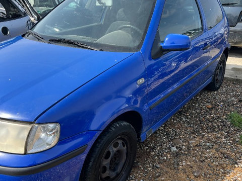 Geam portiera stanga VW Polo 6N din 2000