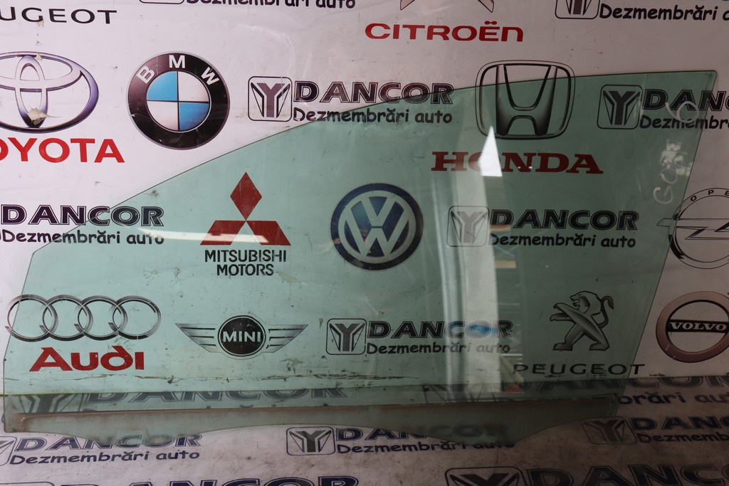 GEAM STANGA FATA VOLKSWAGEN GOLF VI AN : 2010