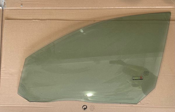 Geam stanga fata VOLVO XC90 2003-2014 31386884