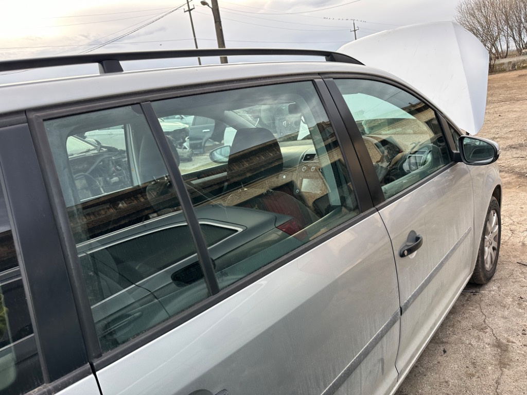 Geam usa dreapta fata vw touran 2013