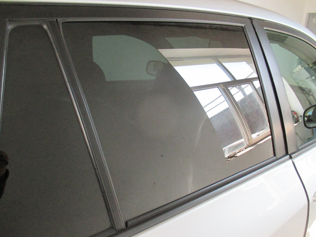 Geam usa dreapta spate culisant (folie) Toyota Rav