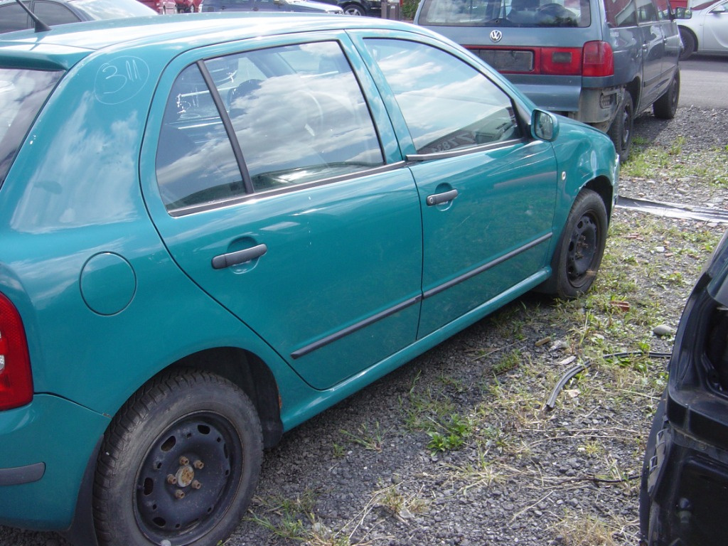 Geam usa fata dreapta Skoda Fabia 1 311