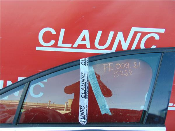 Geam Usa Fata Stanga PEUGEOT 5008 2.0 HDi RHE (DW10CTED4)