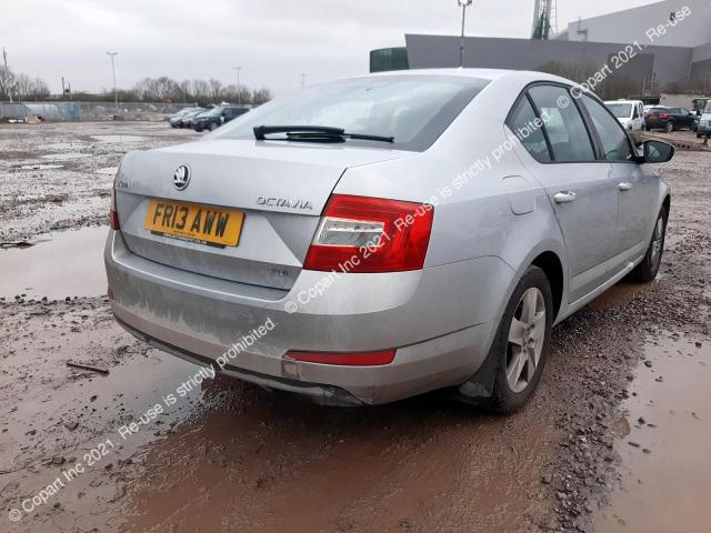 Geam usa fata stanga Skoda Octavia 3 [20