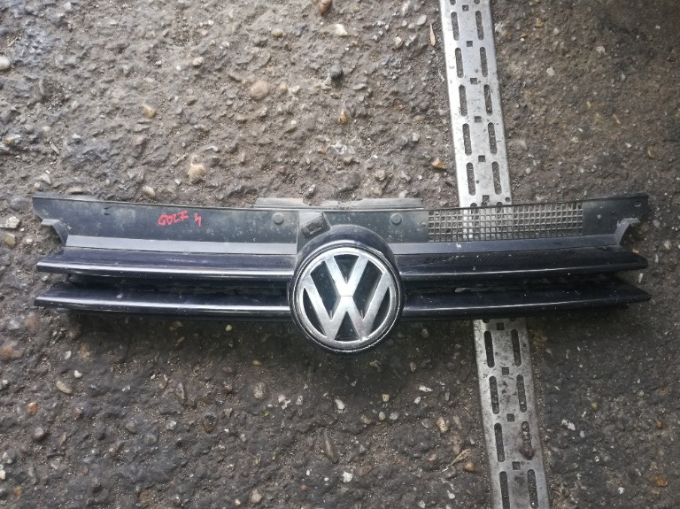 Grilă radiator vw polo 9n an fabricație 2001 2004