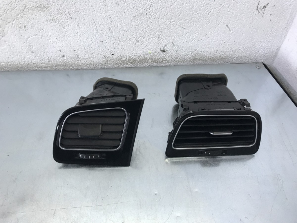 Grila aer bord Audi A4 B8 2.0TDI , 143cp CAGA Sedan Automat sedan 2010 (5G1819248)