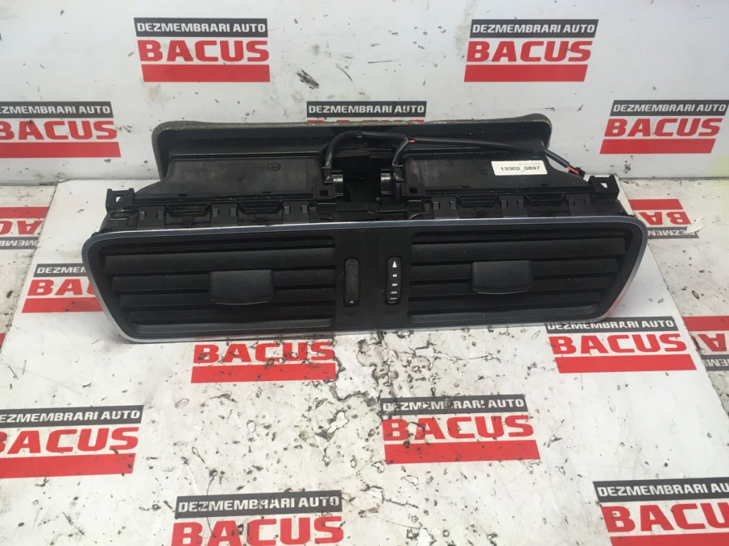 Grila aer bord central Vw Passat Variant (3C5), 3C