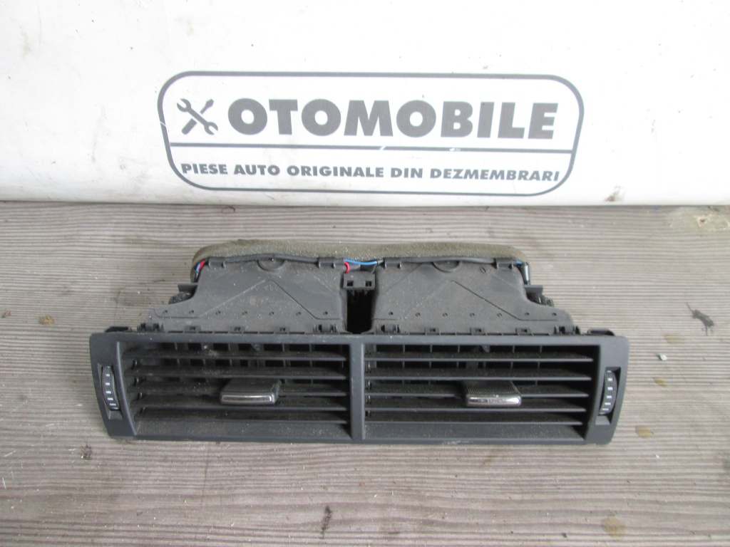 Grila aer bord centrala Audi A4 B7 2004-2008: 8E08