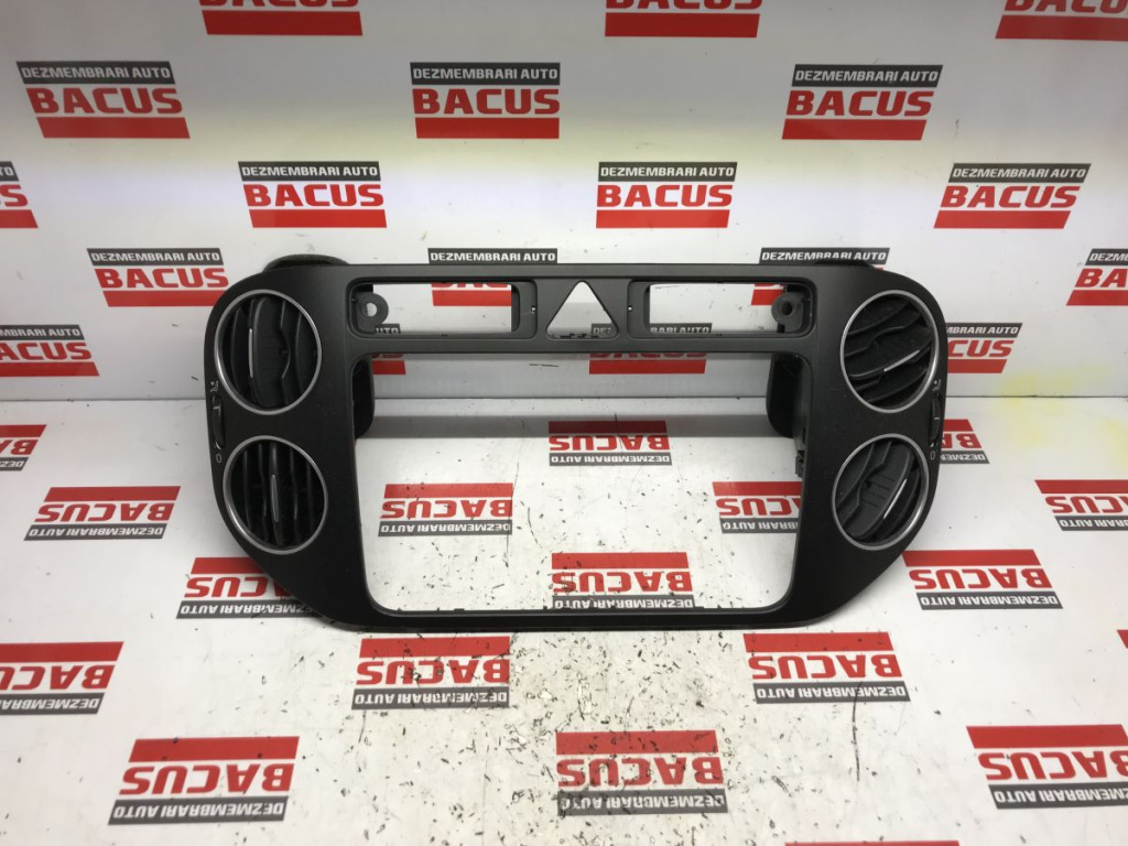 Grila Aer Bord Centrala Cu Rama 2 Din Cd Vw Tiguan / Golf 5 Plus Cod 5M0858071K