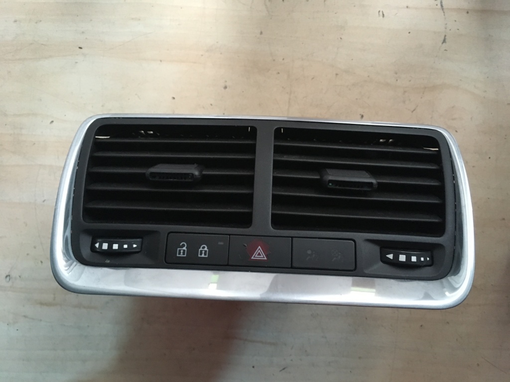 Grila aer bord Opel Meriva B 13262802