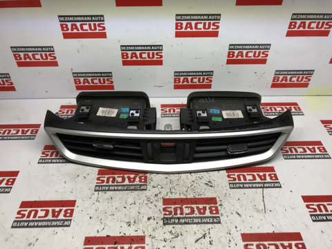 Grila Aer Centru Bord Nissan Qashqai 2 An 2015 COD 687504EA0A