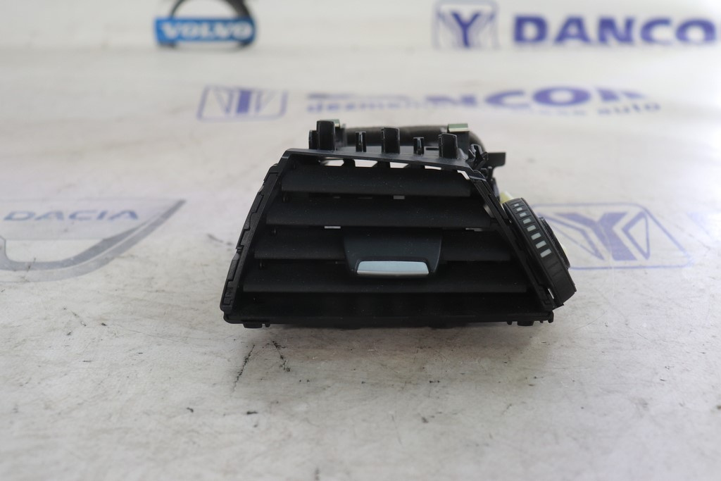 GRILA AER PARTEA STANGA BMW F20 SERIA 1 AN 2015 9205355-07