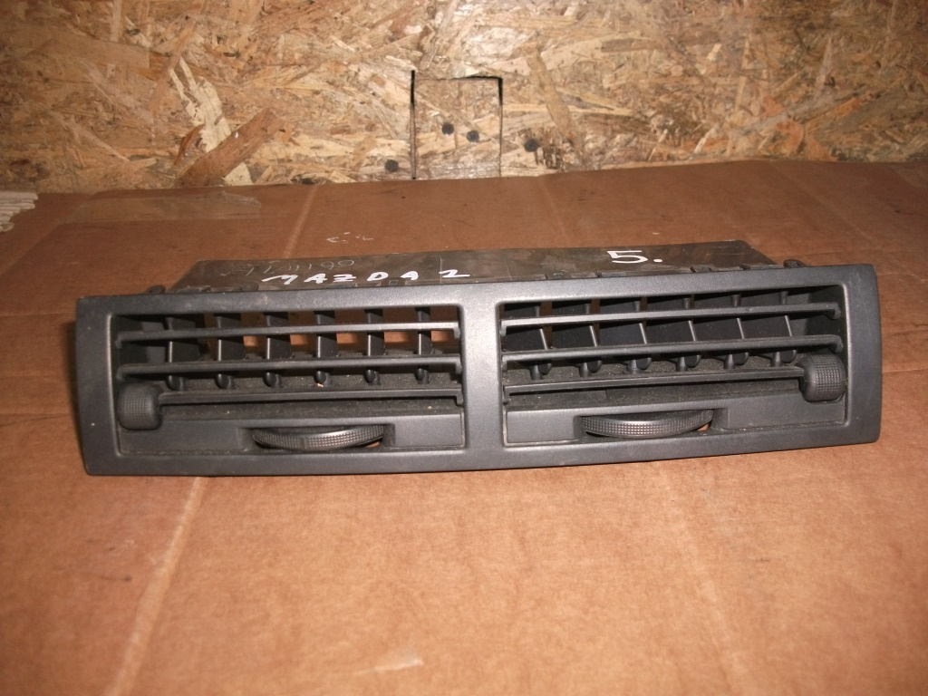 Grila aer, ventilatie bord centrala Mazda 2, D37464930, an 2003-2007