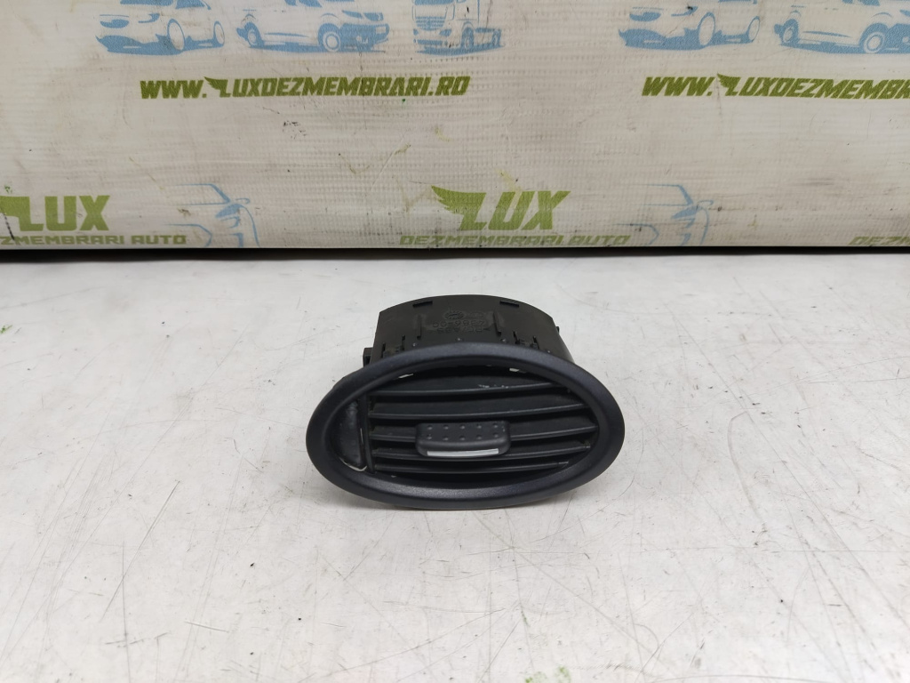 Grila aer ventilatie dreapta A1688300654 Mercedes-Benz A-Class W168 [facelift] [2001 - 2004] 1.4 benzina 166.940