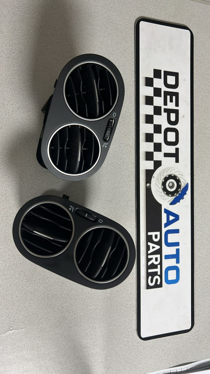 GRILA AERATOR STANGA / DREAPTA VW GOLF 6 PLUS 2010 (id: 898)