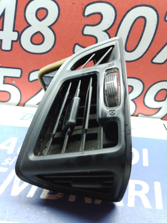 Grila aerisire bord dreapta Ford C-Max AM51R018B08 2009-2015