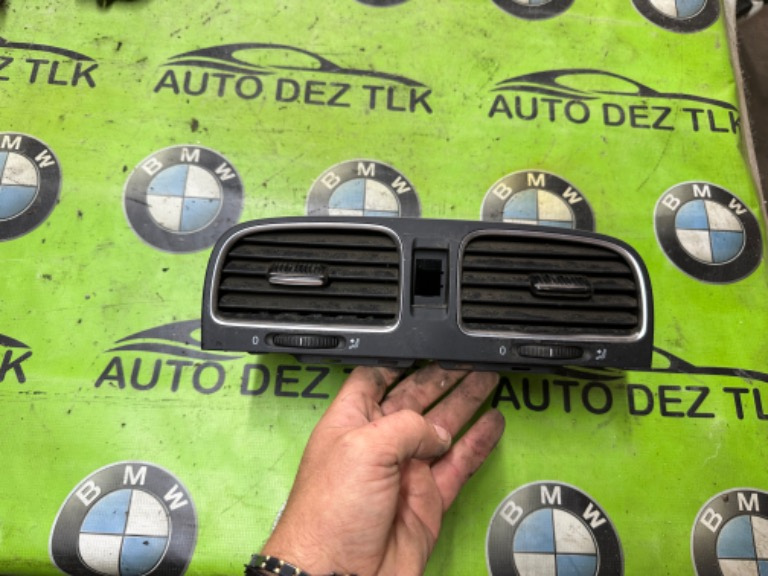 Grila aerisire centrala Vw Golf 6 1.6 TDI hatchbac