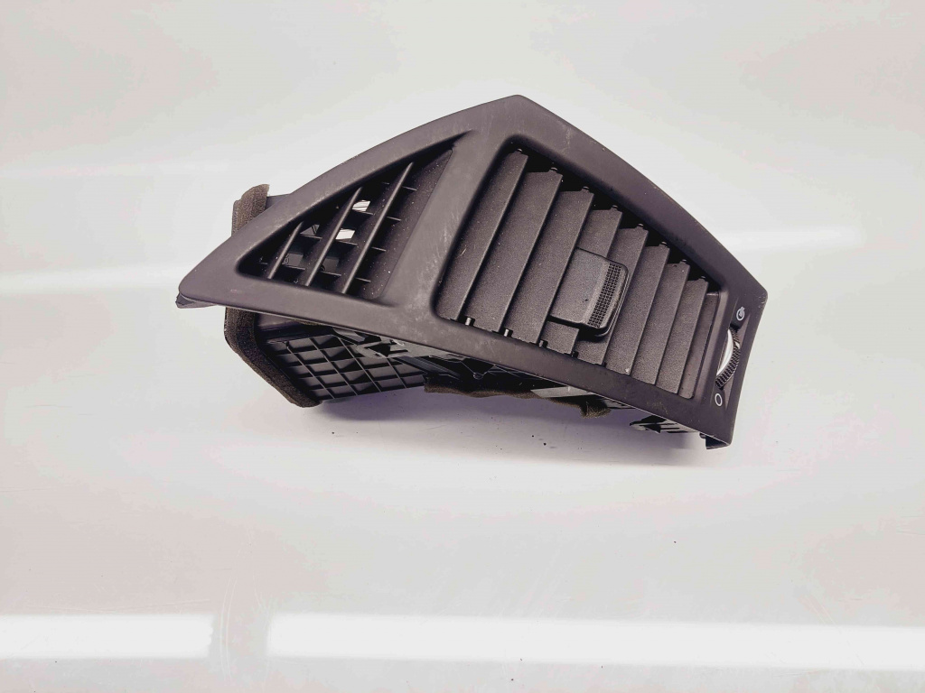 Grila aerisire dreapta Hyundai i40 Wagon [Fabr 2012-2019] OEM