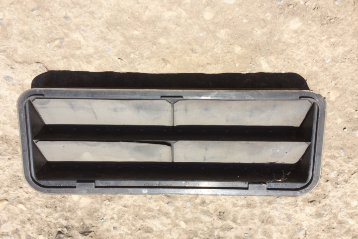 Grila aerisire portbagaj stanga Ford Mondeo MK4 [2007 - 2010] Liftback 2.2 TDCi DPF MT (175 hp) MK4 (BA7)