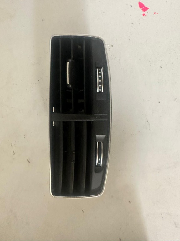 GRILA AERISIRE SPATE AUDI A8 4H COD 4H0819203B.