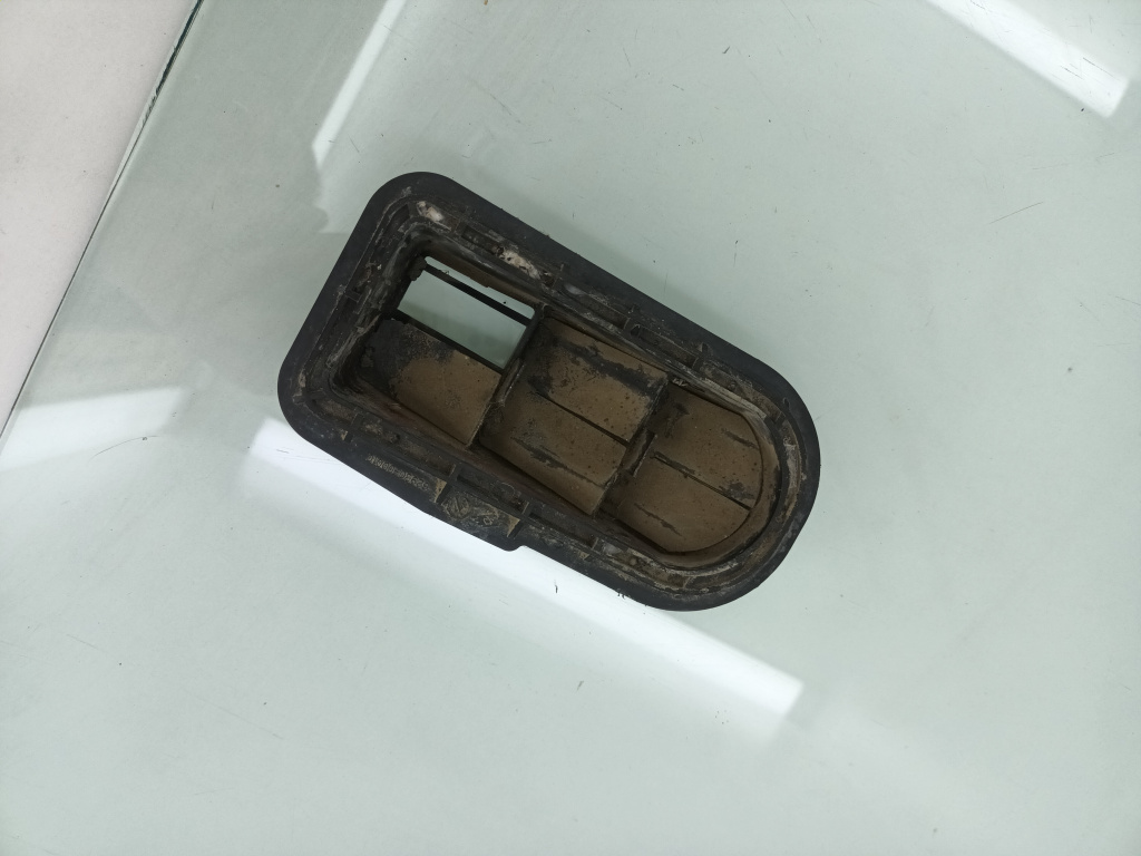 Grila aerisire spate Toyota YARIS 1.3 VVT-I 2SZF 2005-2010 62930-0D010 DezP: 18192