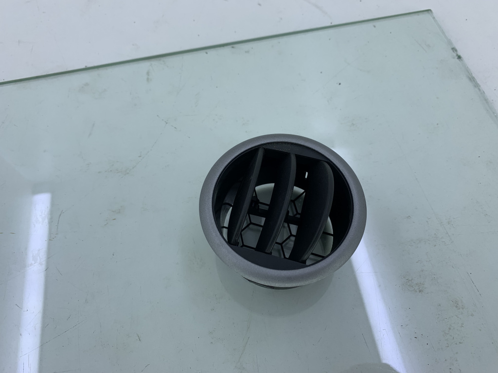 Grila aerisire stanga Suzuki SX4 M16A 2006-2013 73630-62J10 DezP: 29275