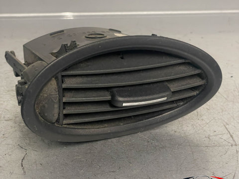 Grila aerisire / ventilatie bord stanga A1688300554 A 168 830 05 54 Mercedes-Benz A-Class W168 [1997 - 2001] Hatchback