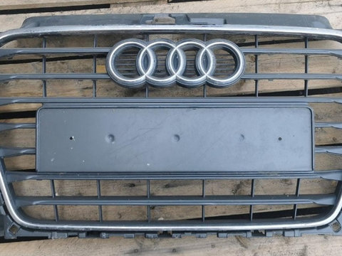 Grila Audi A3 2015 cu o crapatura dreapta conform foto