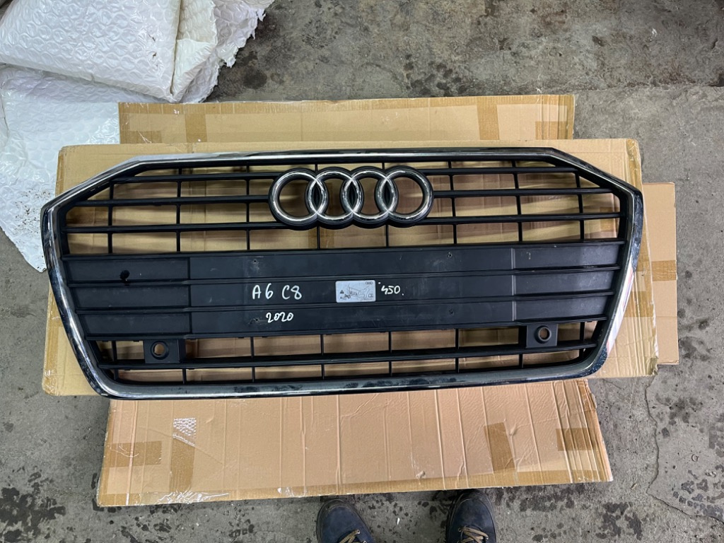 Grila bară față Audi A6 C8 2020