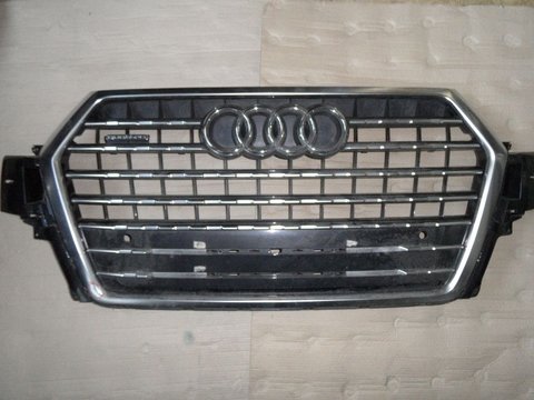 Grila bara fata Audi Q7 4M0853037C, in perfecta stare