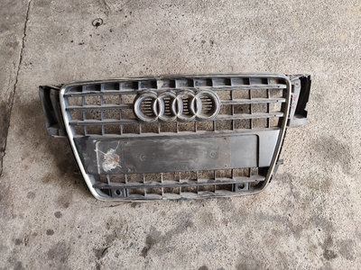 Grila bara fata centrala cu sigla Audi A5 Cod:8T08