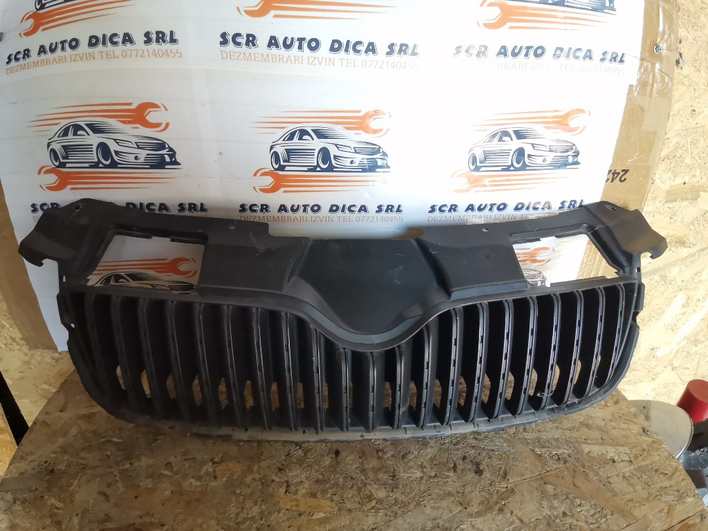 Grila bara fata centrala sus, cod 5J0853668A, Skoda Fabia 2 (5J, 542) facelift