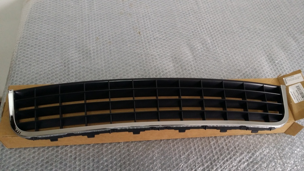Grila bara fata Fiat Linea 2007,2008,2009,2010,2011,2012,2013 COD 735438369