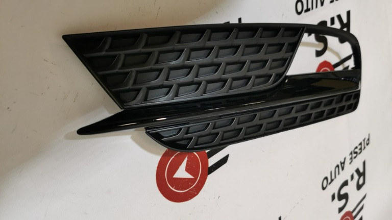 Grila bara fata laterala cu gauri proiectoare AUDI