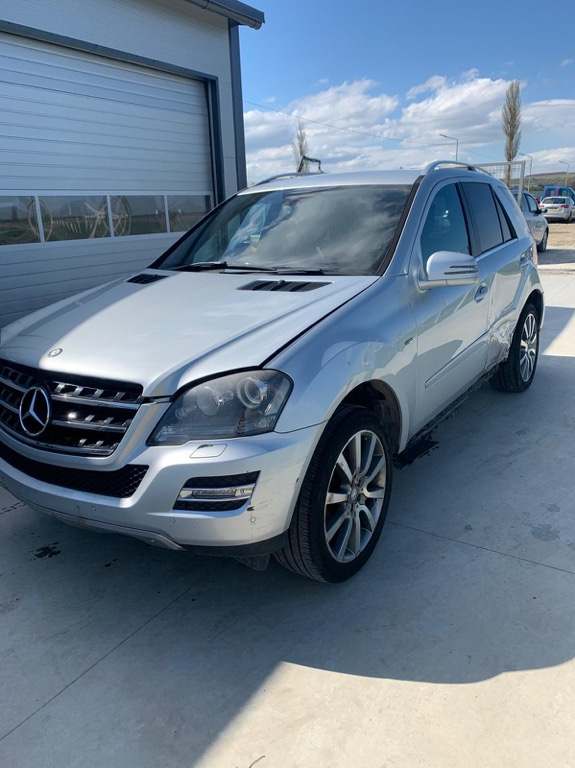 Grila bara fata Mercedes M-Class W164 20
