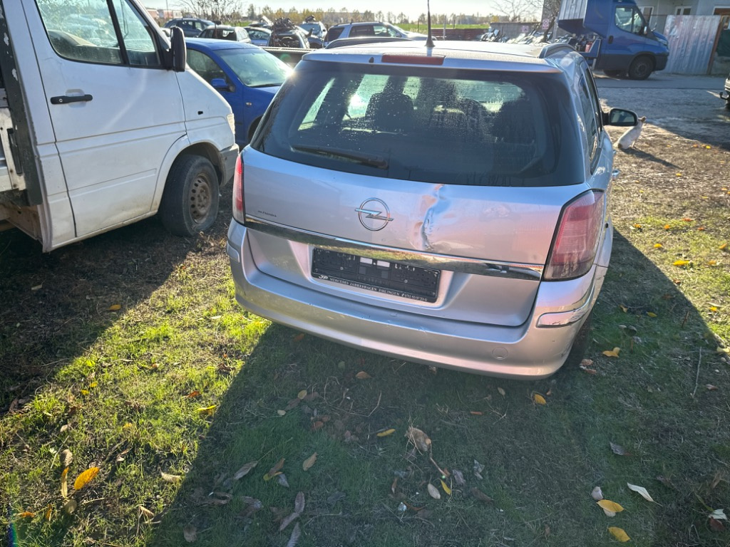 Grila bara fata Opel Astra H 2008 Break 
