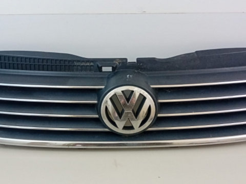 Grila bara fata Passat B5.5 cu o fisură cod 3B0853651L Volkswagen VW Passat B5.5 [facelift] [2000 - 2005]