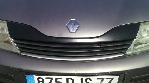 Grila bara fata Renault Laguna 2