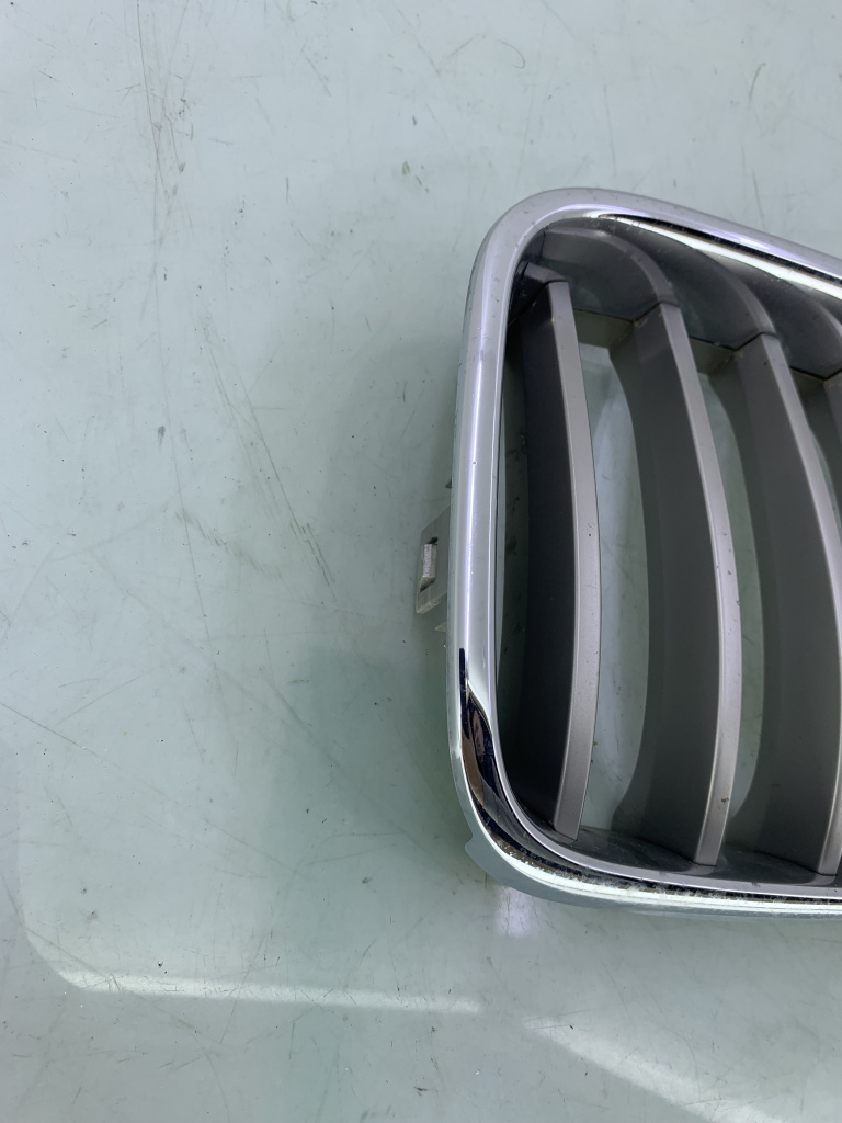 GRILA BARA FATA STANGA BMW SERIA 5 F10 2