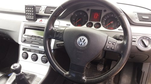 Grila bara fata Volkswagen Passat B6 200