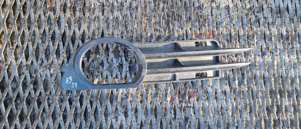 Grila bara, stanga, Audi A3