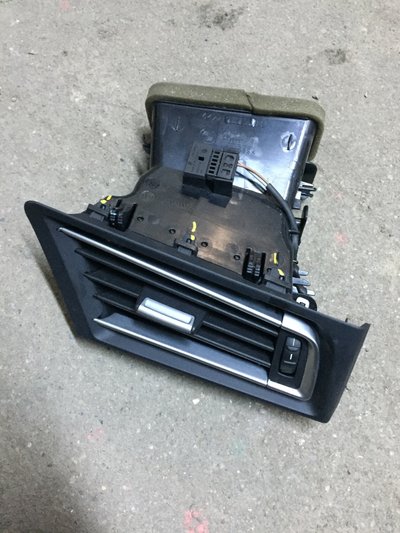 Grila bord partea dreapta bmw seria 7 F01