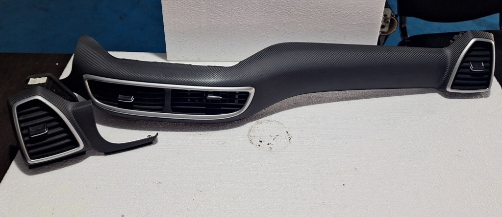 Grila bord ventilatie carbon Hyundai Tucson cod / 2018 , 2019 , 2020 ,2021 , 2022