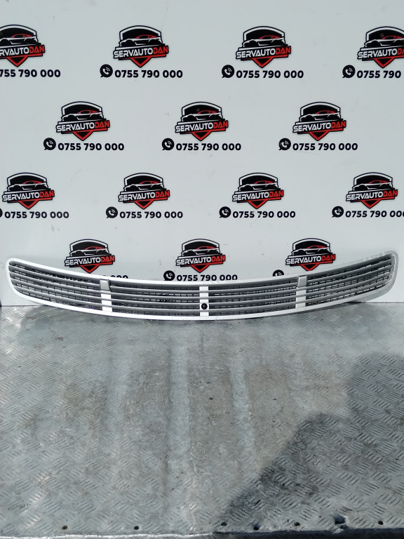 Grila capota Mercedes-Benz E-Class (2002-2008) [W211] 2.2 Motorina 2004, 2118800005