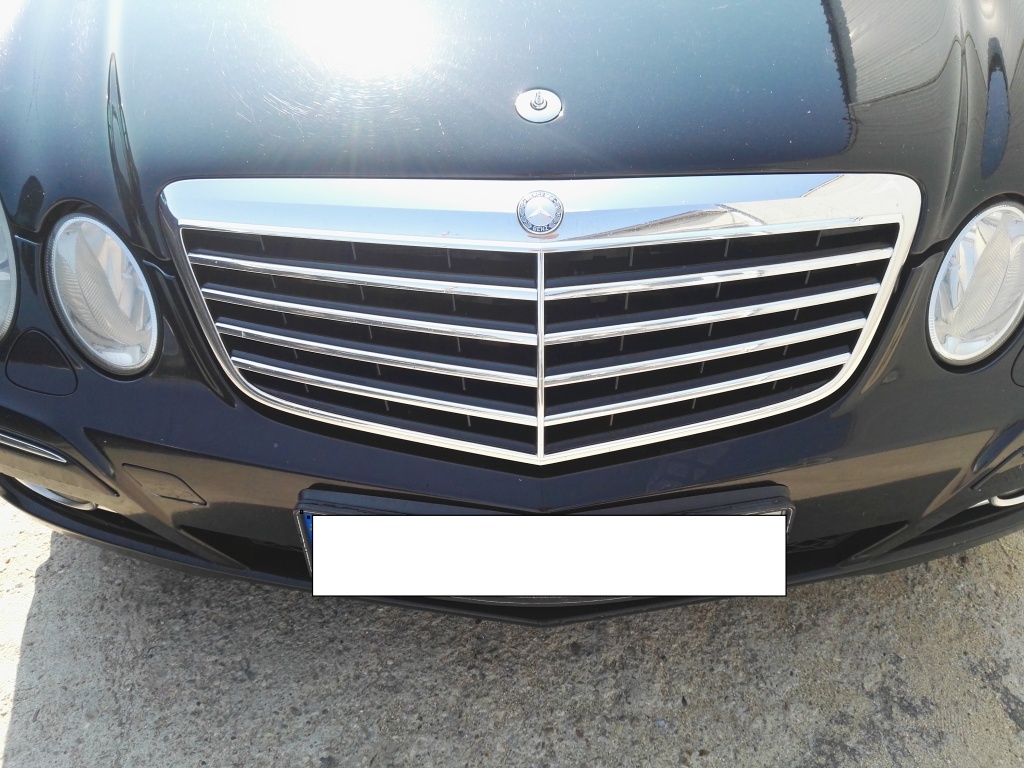 Grila capota Mercedes E-class w211 Facelift