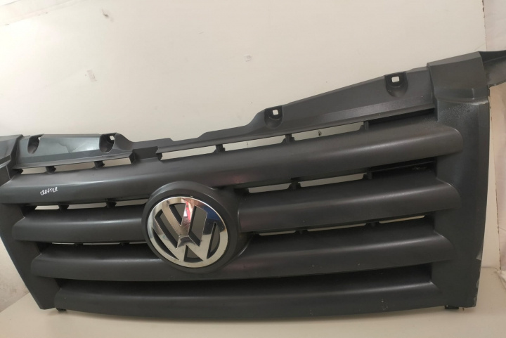 Grila capota Volkswagen Crafter 2.5 TDI 2006-2012 