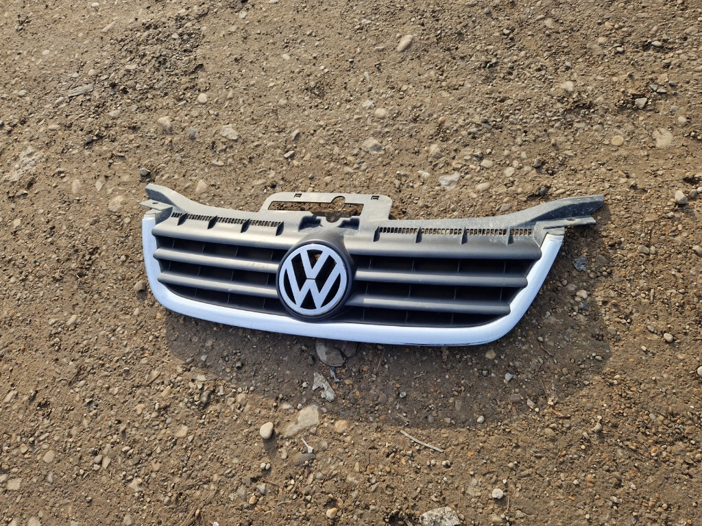 Grila capota VW Touran 1T 2005